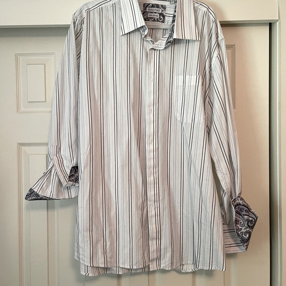 White button up shirt with blue stripes used in great condition - Picture 7 of 7
